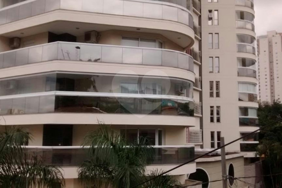Prédio à venda em Santana, São Paulo, SP