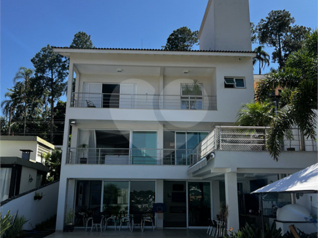 Sobrado à venda com 4 suítes em Tremembé, São Paulo, SP