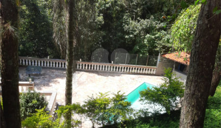 Sobrado à venda com 3 quartos, sendo 1 suíte,  em Roseira, Mairiporã, SP
