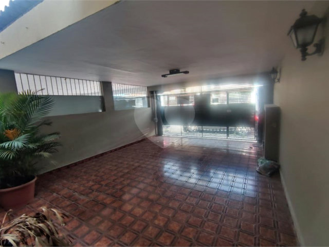 Sobrado à venda com 3 quartos, sendo 1 suíte,  em Chácara Santo Antônio, São Paulo, SP