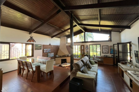 Casa Térrea à venda com 4 quartos, sendo 2 suítes, em Jardim Paulista, Atibaia, SP