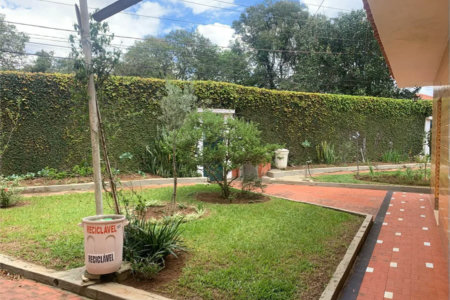 Casa à venda com 6 quartos, sendo 2 suítes,  em Parque São George, Cotia, SP