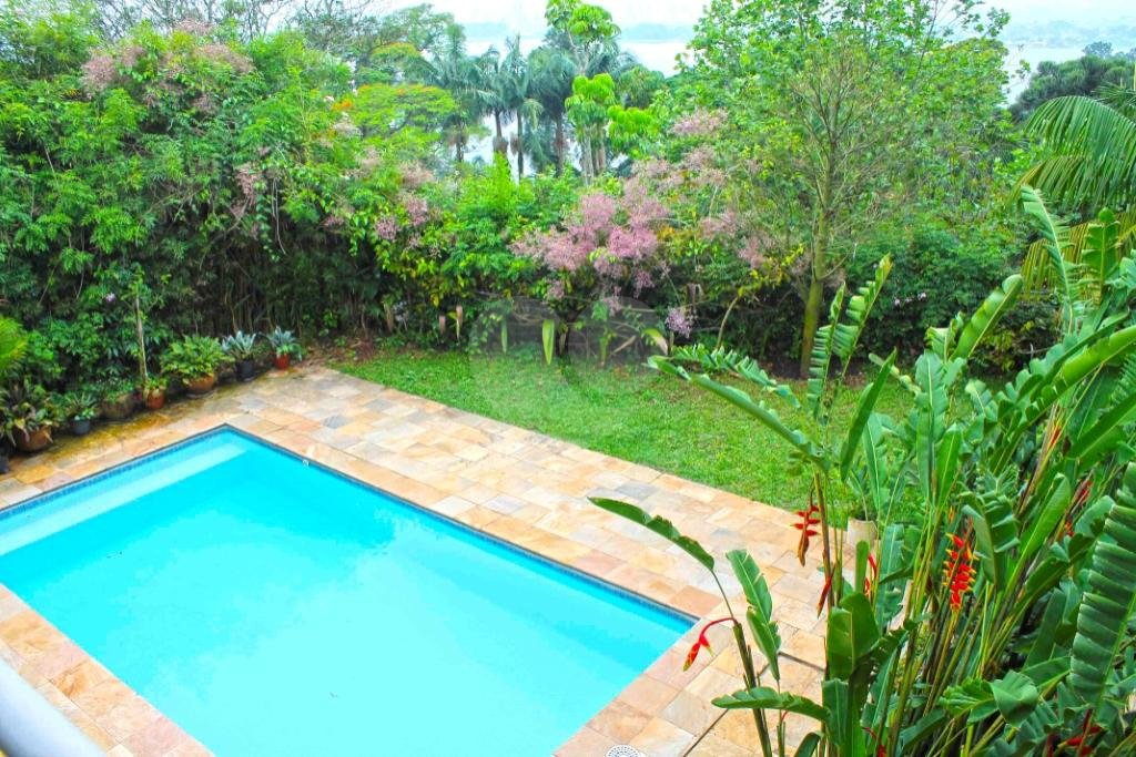 Casa à venda com 3 quartos, sendo 1 suíte, em Guarapiranga, São Paulo, SP