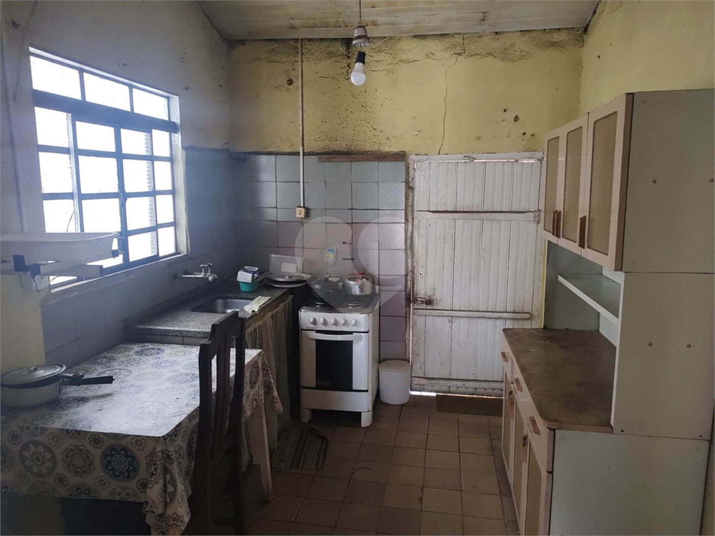 Casa à venda com 2 quartos, sendo 1 suíte, no Centro, Jarinu, SP