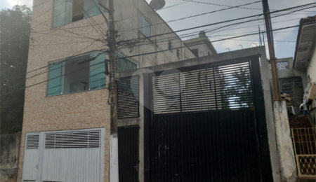 Sobrado à venda com 4 quartos, sendo 2 suítes,  em Vila Mazzei, São Paulo, SP