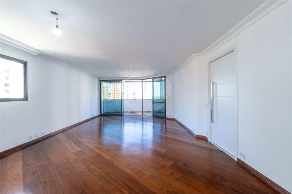 Apartamento à venda com 4 quartos, sendo 3 suítes, em Campo Belo, São Paulo, SP