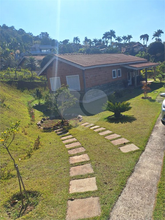 Casa em condomínio à venda com 3 quartos, sendo 1 suíte,  no Centro, Bom Jesus dos Perdões, SP