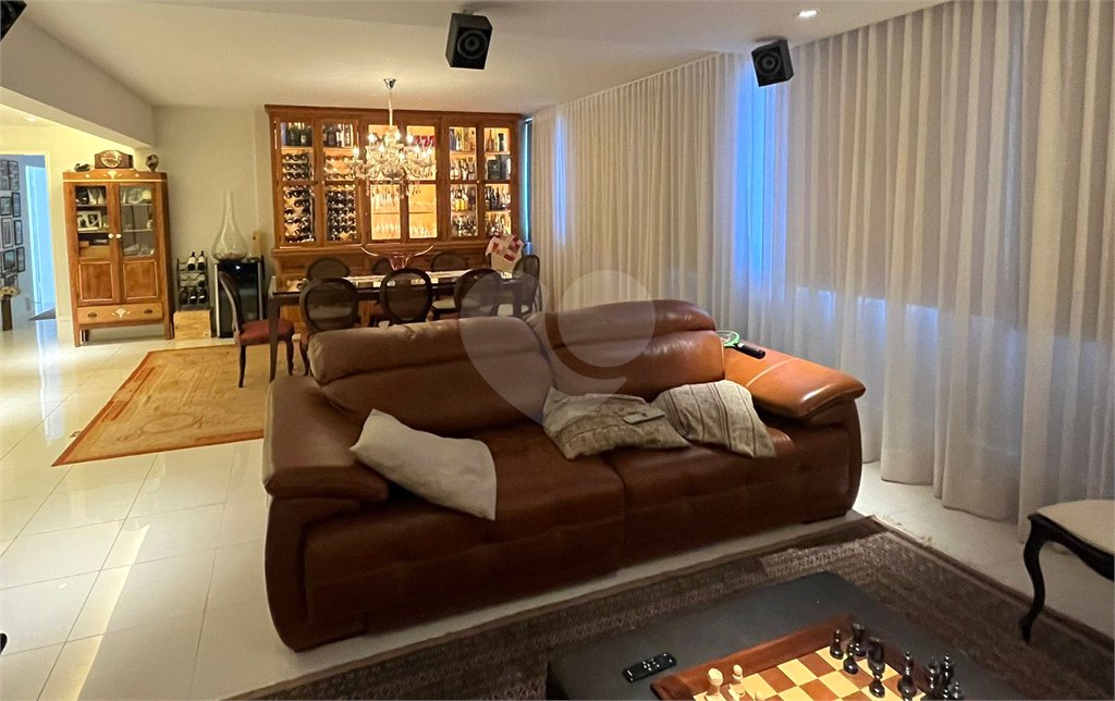 Apartamento à venda com 3 suítes em Vila Suzana, São Paulo, SP