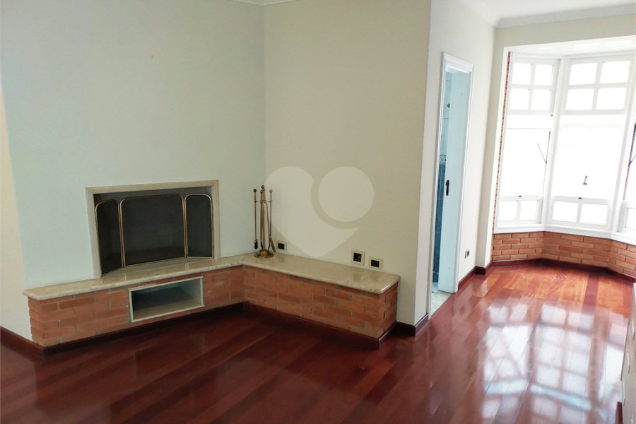 Casa à venda com 3 suítes no condomínio Chácara Francesa, São Paulo - SP