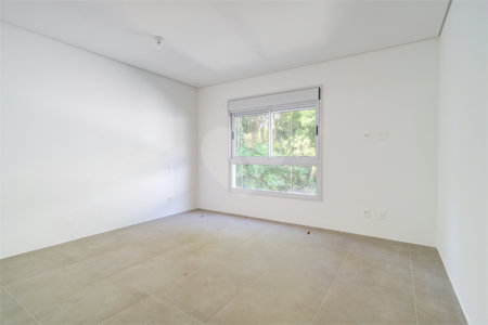 Casa à venda ou para alugar com 3 suítes no condomínio Jardim Flora, São Paulo - SP
