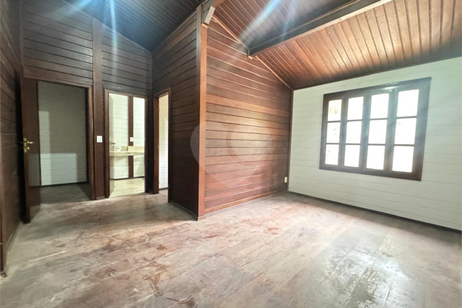 Casa à venda com 5 quartos, sendo 2 suítes, no condomínio Sausalito, Mairiporã - SP