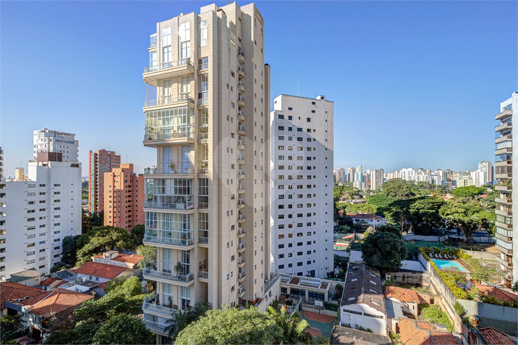 Apartamento à venda com 4 suítes em Moema, São Paulo, SP