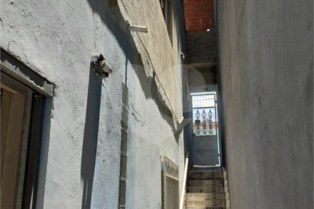Sobrado à venda com 5 quartos, sendo 1 suíte, em Jardim Cumbica, Guarulhos, SP