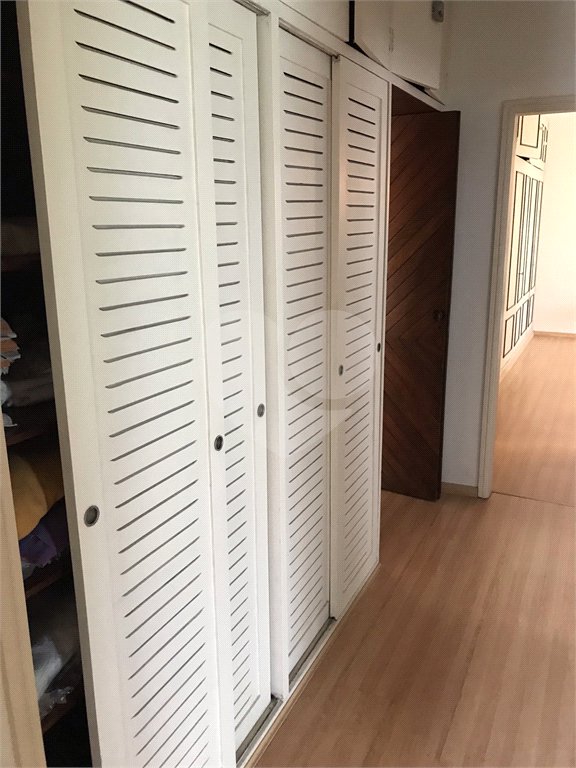 Sobrado à venda com 5 quartos, sendo 1 suíte, em Jardim São Bento, São Paulo, SP