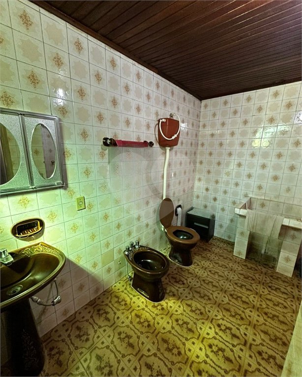 Sobrado à venda com 6 quartos, sendo 1 suíte, no Centro, Ponta Porã, MS