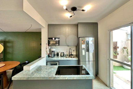 Casa à venda com 3 quartos, sendo 1 suíte, no condomínio Villaggio Viana, Cotia - SP