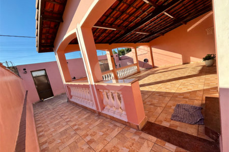 Casa à venda ou para alugar com 3 quartos, sendo 1 suíte, em Jardim Monte Santo, Itapetininga, SP