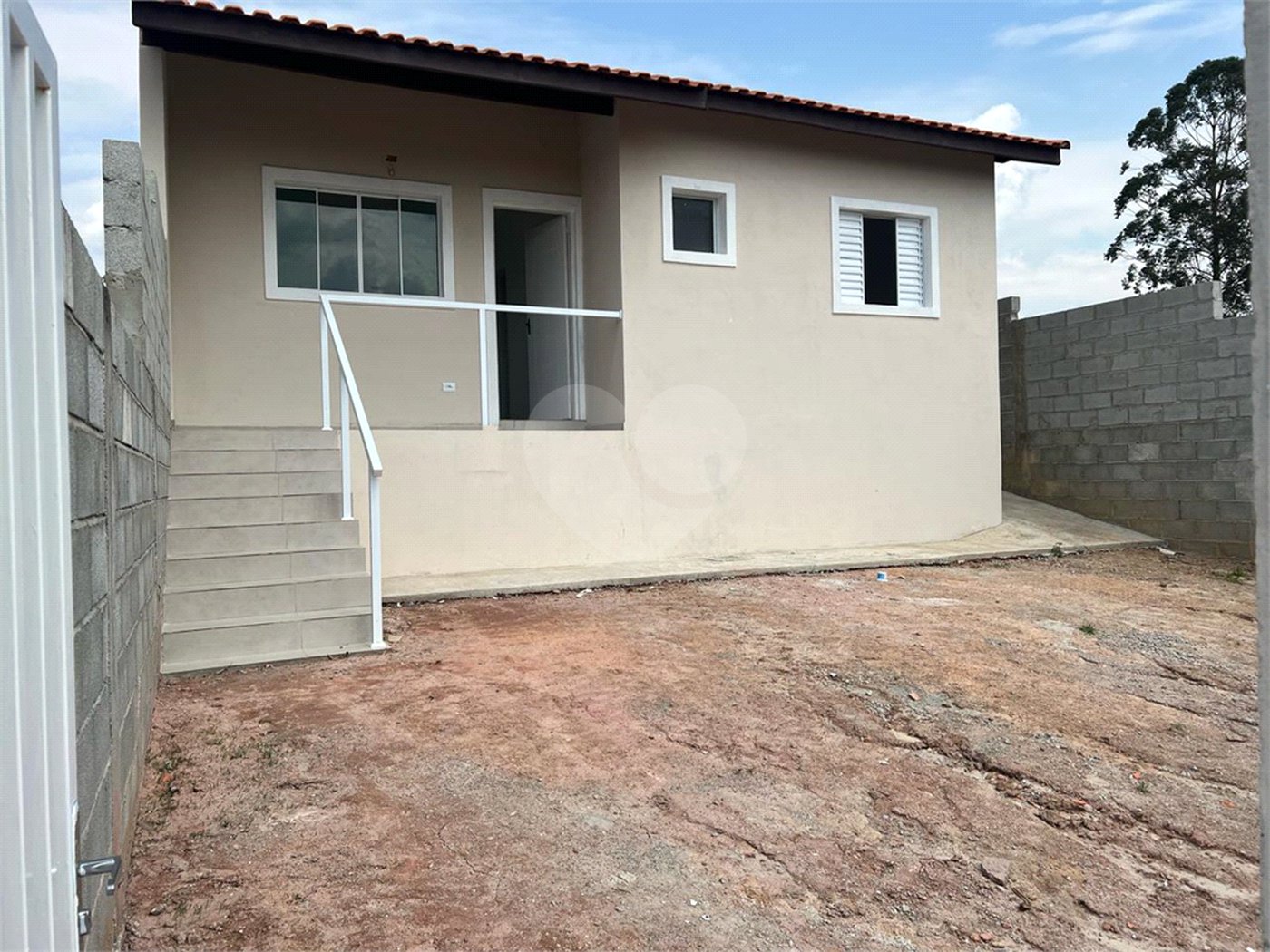 Casa à venda com 2 quartos, sendo 1 suíte, em Vila Vilma (mailasqui), São Roque, SP