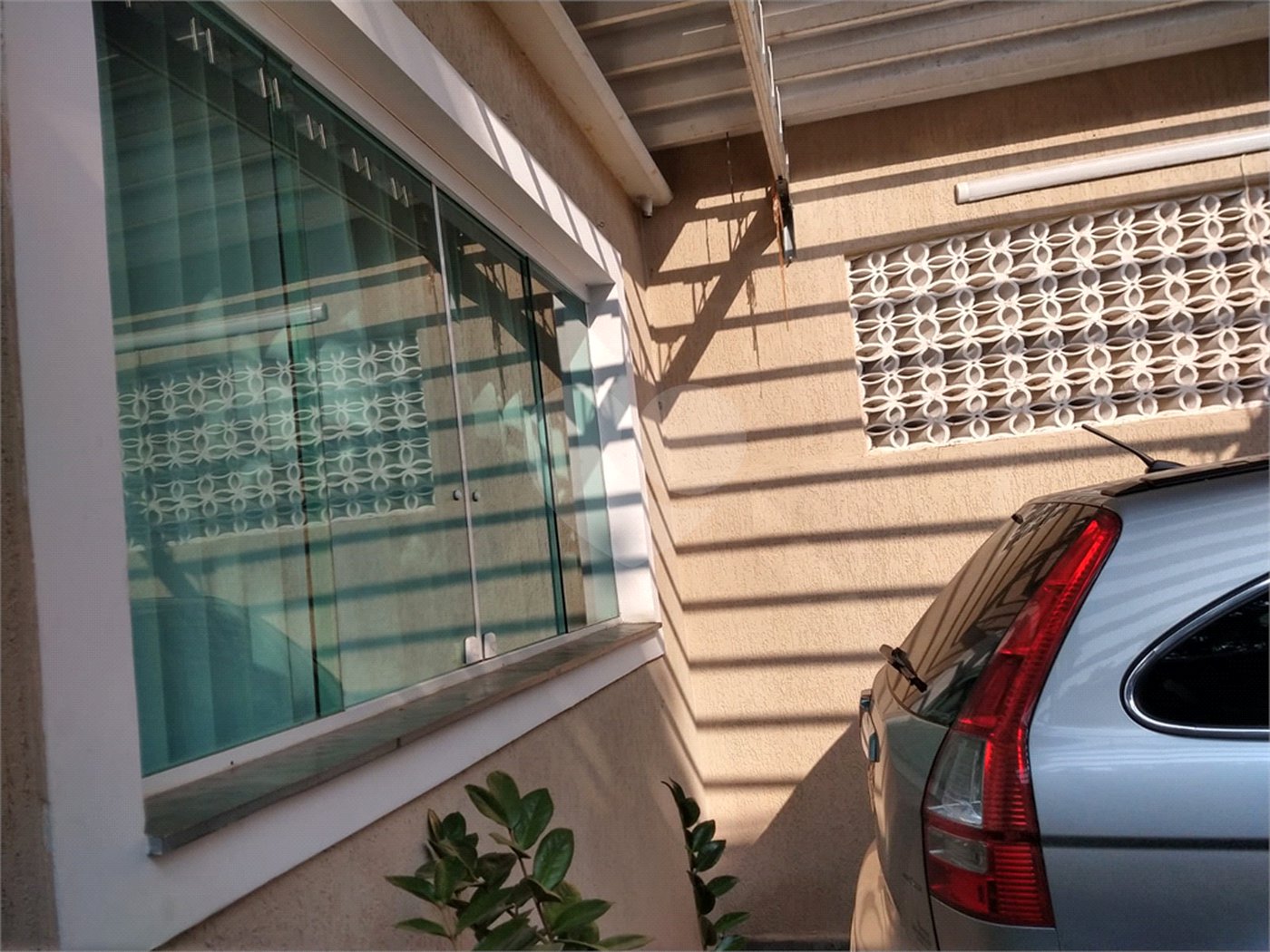 Casa à venda com 3 quartos, sendo 1 suíte, em Jardim Peri, São Paulo, SP