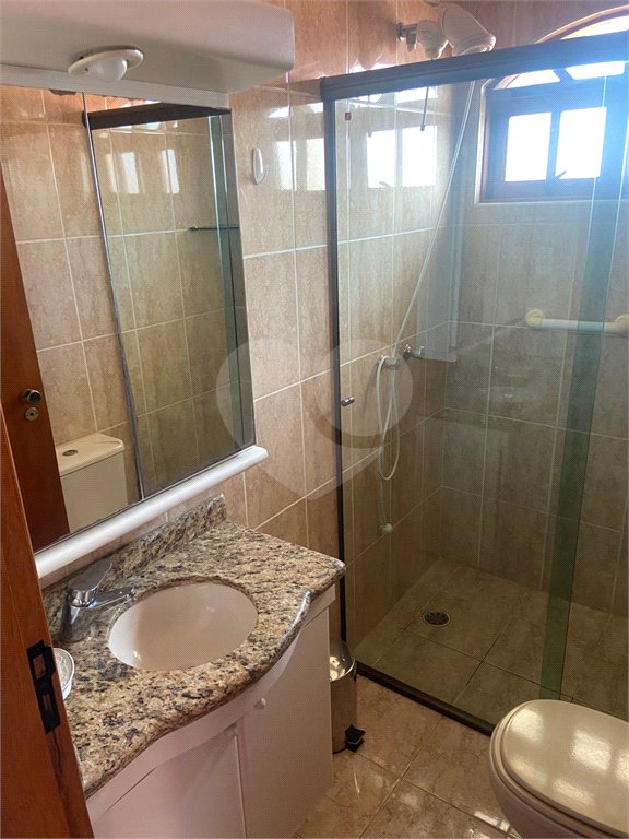 Sobrado à venda com 3 quartos, sendo 1 suíte,  em Jardim Selma Helena, Poá, SP