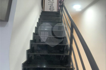Sobrado à venda com 3 quartos, sendo 1 suíte,  em Vila Marari, São Paulo, SP