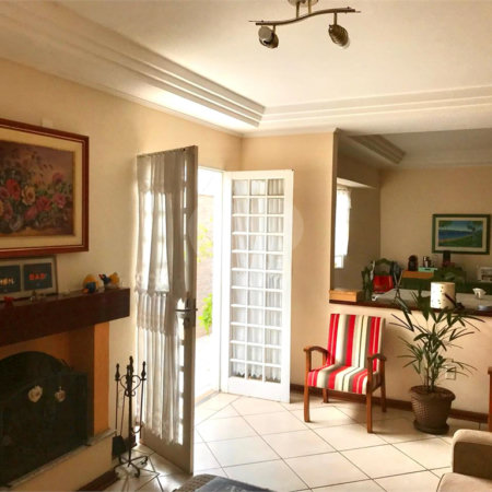 Casa à venda com 4 quartos, sendo 2 suítes,  em Jardim Armênia, Mogi das Cruzes, SP