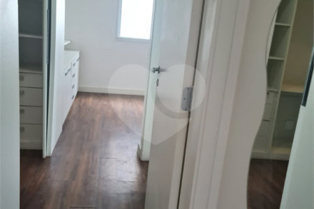 Apartamento à venda com 2 quartos, sendo 1 suíte, em Parque Reboucas, São Paulo, SP