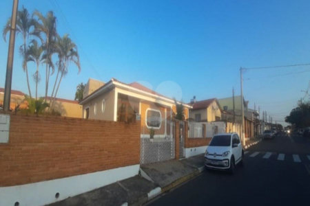 Casa à venda com 3 quartos no Centro, Iperó, SP