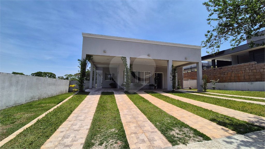 Casa à venda com 5 quartos, sendo 4 suítes, no condomínio Terras de Lucas, Sorocaba - SP