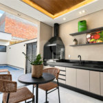 Indaiatuba - Casa condomínio Park Vista Real - AT : 200m - AC : 140m - Boiller Instalado - torneiras quentes - 3 quartos : sendo 1 suite - Suite - Ar Condicionado Samsung 12 Btu’s; arandelas de cabeceira , Dommus Closet . Esquadria , porta automática . 2 Quartos - Ar Condicionado Samsung 9 Bt