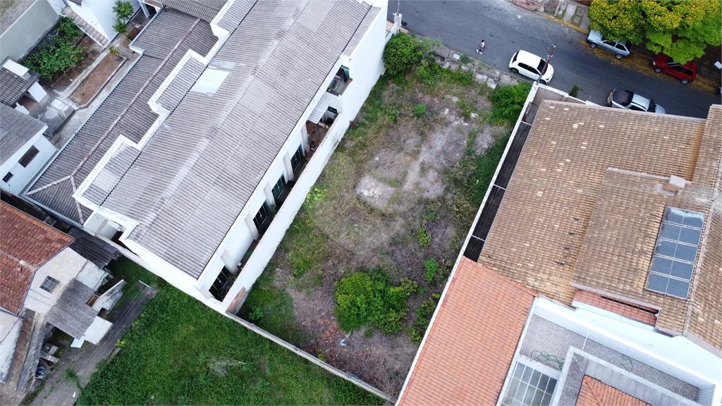 Terreno 300m² à Venda próximo ao centro á poucos metros da Avenida Champagnat
