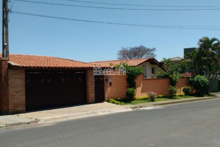 Casa à venda com 2 quartos em Jardim do Lago, Atibaia, SP