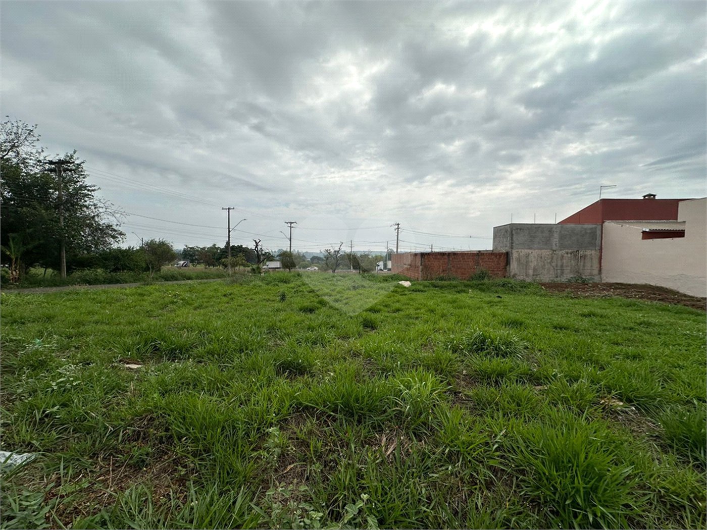 Terreno á venda, com 197m2, no Bairro Parque Primavera em São Carlos.