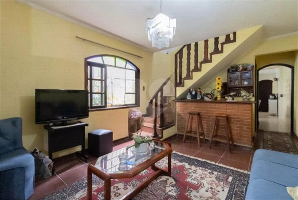Casa à venda com 3 quartos, sendo 2 suítes,  em Jardim Santa Mena, Guarulhos, SP