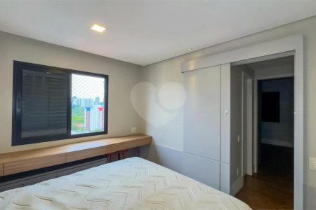 Apartamento à venda com 3 quartos, sendo 1 suíte, em Chácara Santo Antônio, São Paulo, SP