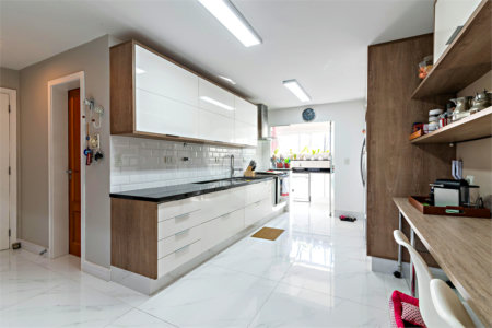 Apartamento à venda com 3 quartos, sendo 1 suíte, em Alto da Boa Vista, São Paulo, SP