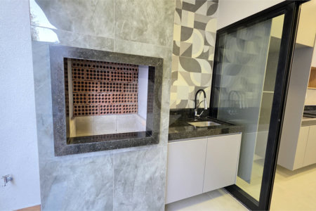 Casa à venda com 3 quartos, sendo 1 suíte, no condomínio Horto Florestal Villagio, Sorocaba - SP