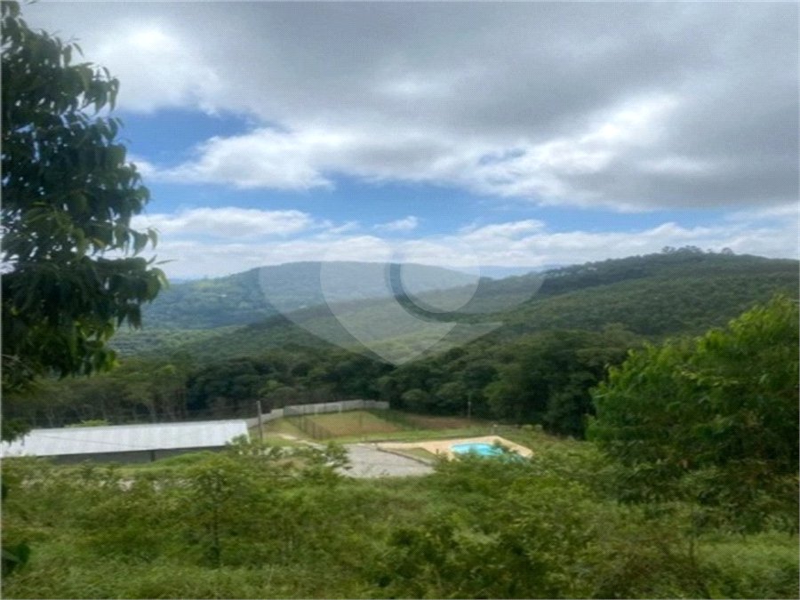 Terreno à venda no condomínio Águas de São Pedro, Mairiporã - SP