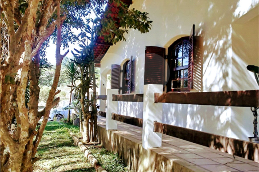 Chácara à venda com 4 quartos em Pirucaia, Mairiporã, SP