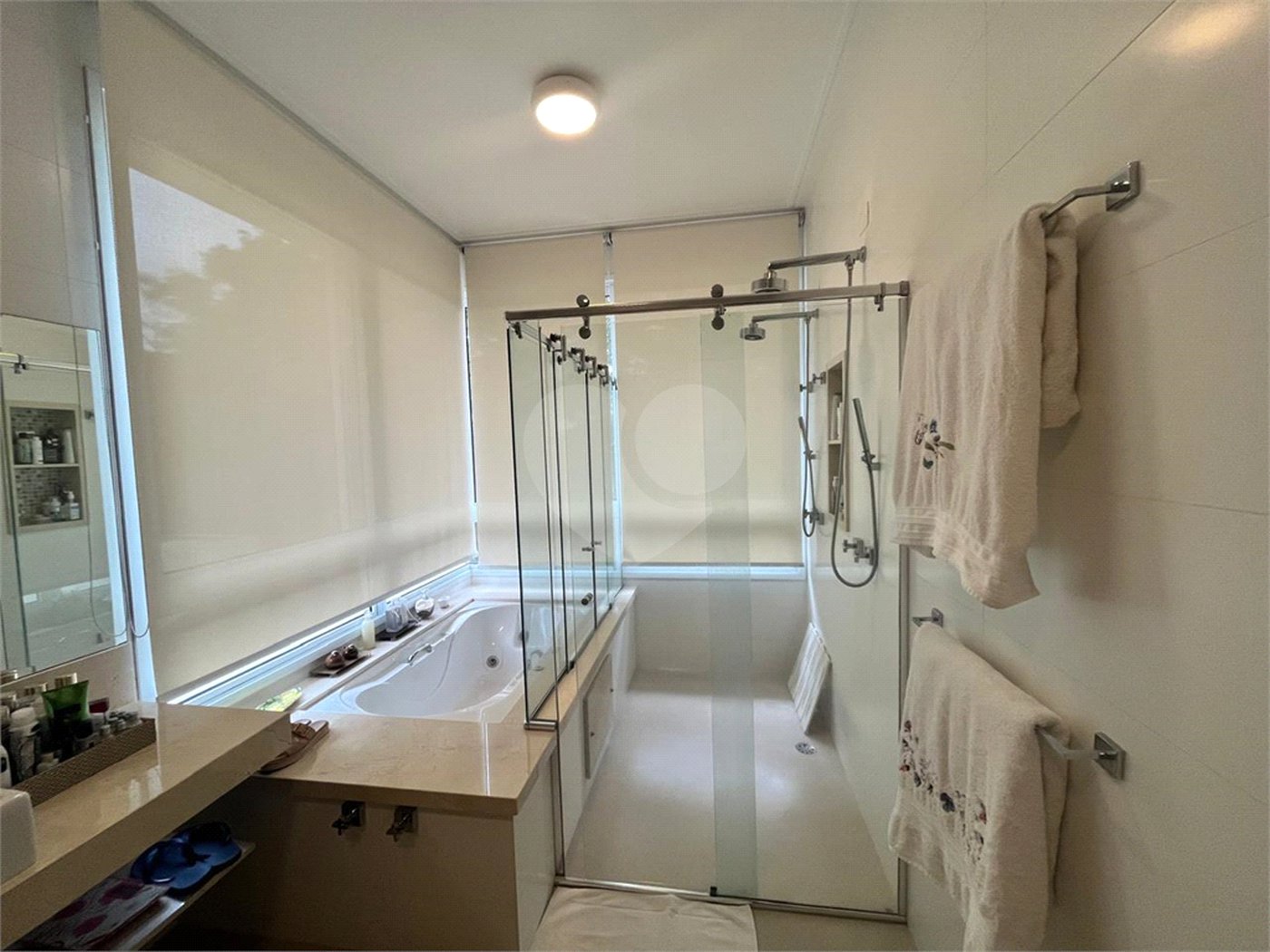 Casa à venda com 5 suítes no condomínio Cantareira, Mairiporã - SP