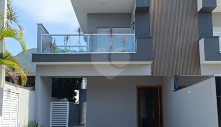 Casa à venda com 5 quartos, sendo 3 suítes, em Morada da Praia, Bertioga, SP