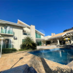 Casa à venda com 4 suítes no condomínio Haras Paineiras, Salto - SP