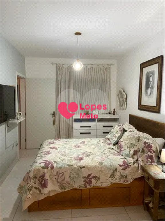 Casa à venda com 2 quartos no condomínio Portal da Serra, São José dos Campos - SP