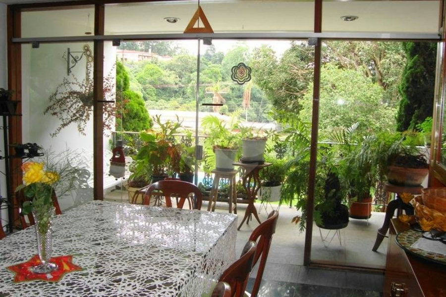 Sobrado à venda com 4 quartos, sendo 2 suítes, em Tremembé, São Paulo, SP