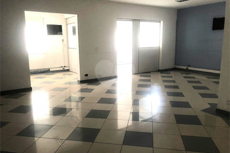 Sobrado à venda com 4 quartos, sendo 1 suíte, em Brooklin Velho, São Paulo, SP