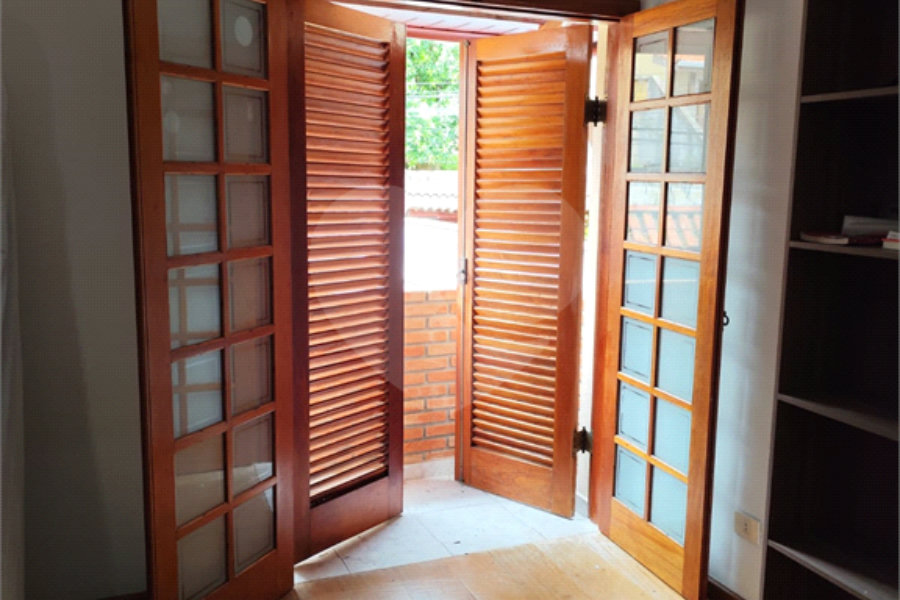 Sobrado à venda com 3 quartos, sendo 1 suíte,  em Horto Florestal, São Paulo, SP