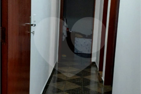 Sobrado à venda com 2 quartos em Granja Carolina, Cotia, SP