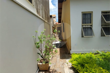 Casa à venda com 3 quartos, sendo 1 suíte, em Parque Laranjeiras, Araraquara, SP
