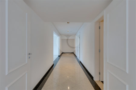 Apartamento à venda com 4 suítes em Jardim Marajoara, São Paulo, SP