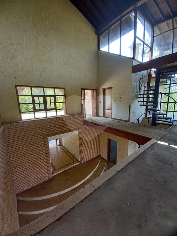 Casa à venda com 14 quartos, sendo 10 suítes, no condomínio Rua do Observatorio 2270, Vinhedo - SP